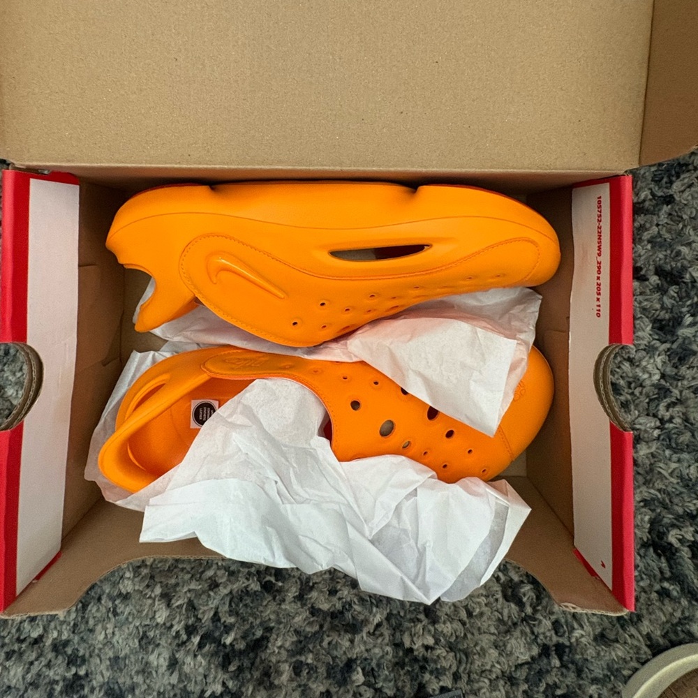 Brand New Nike Kids Y7 Bright Orange Slip-On Sandal With Heel Strap